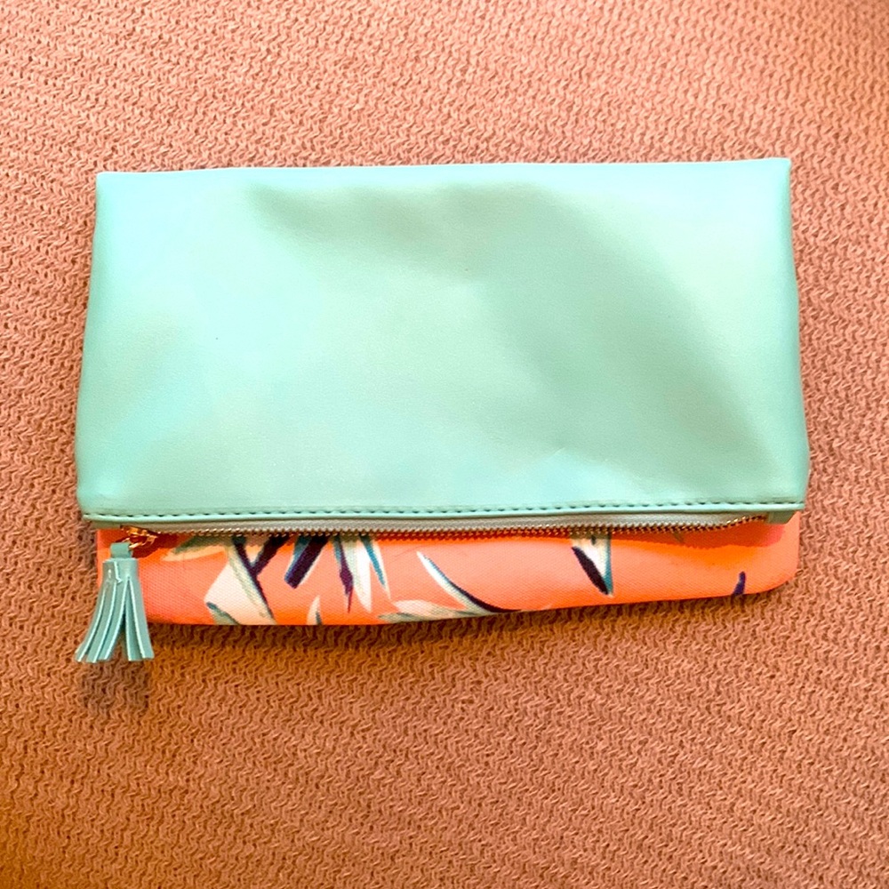 Cute clutch for spring and summer!